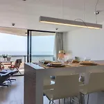 Luxury With Seaview Апартаменти
